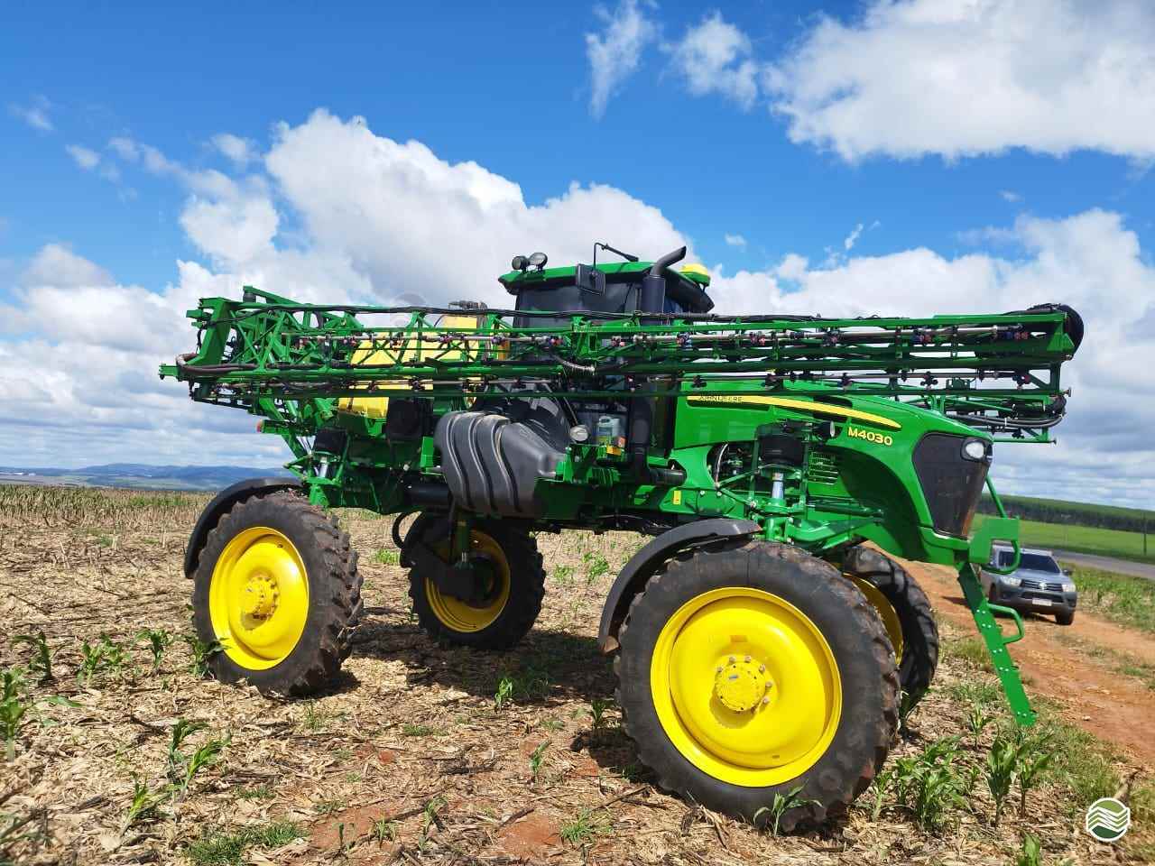 PULVERIZADOR JOHN DEERE JOHN DEERE M4030 Tração 4x4 Rural Vendas® TERRA ROXA PARANÁ PR