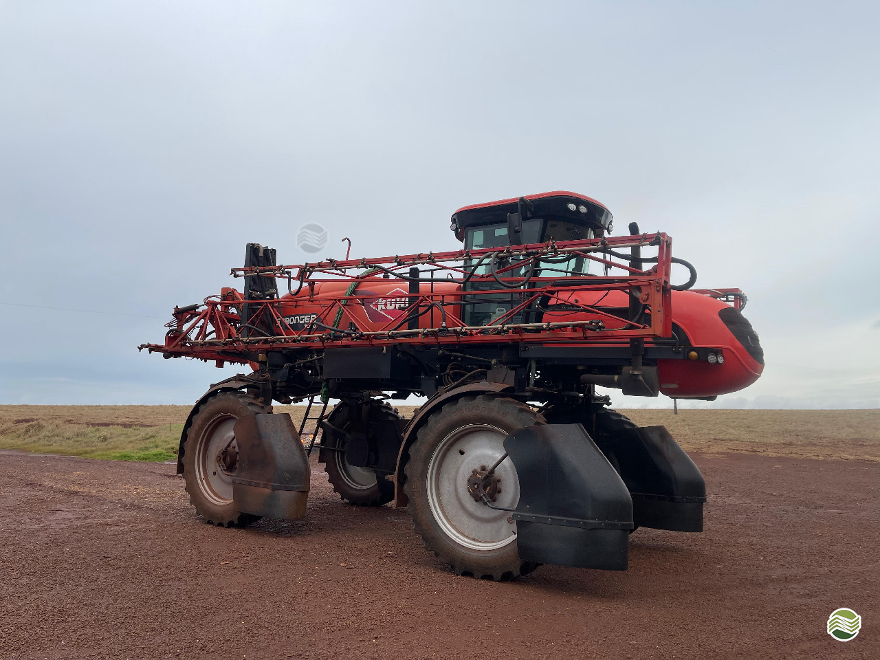 PULVERIZADOR KUHN STRONGER 3000 Tração 4x4 Rural Vendas® TERRA ROXA PARANÁ PR