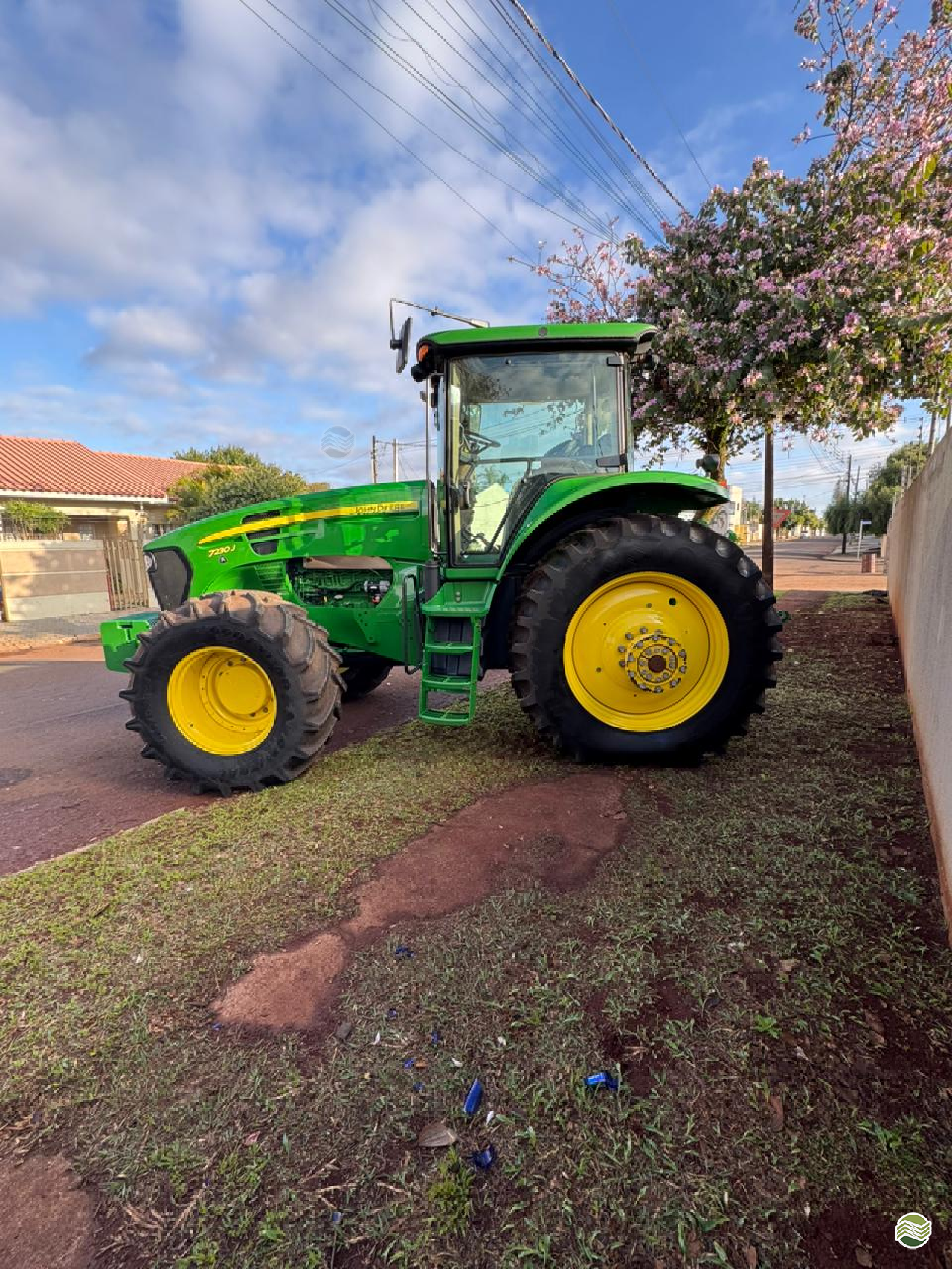 TRATOR JOHN DEERE JOHN DEERE 7230J Tração 4x4 Rural Vendas® TERRA ROXA PARANÁ PR