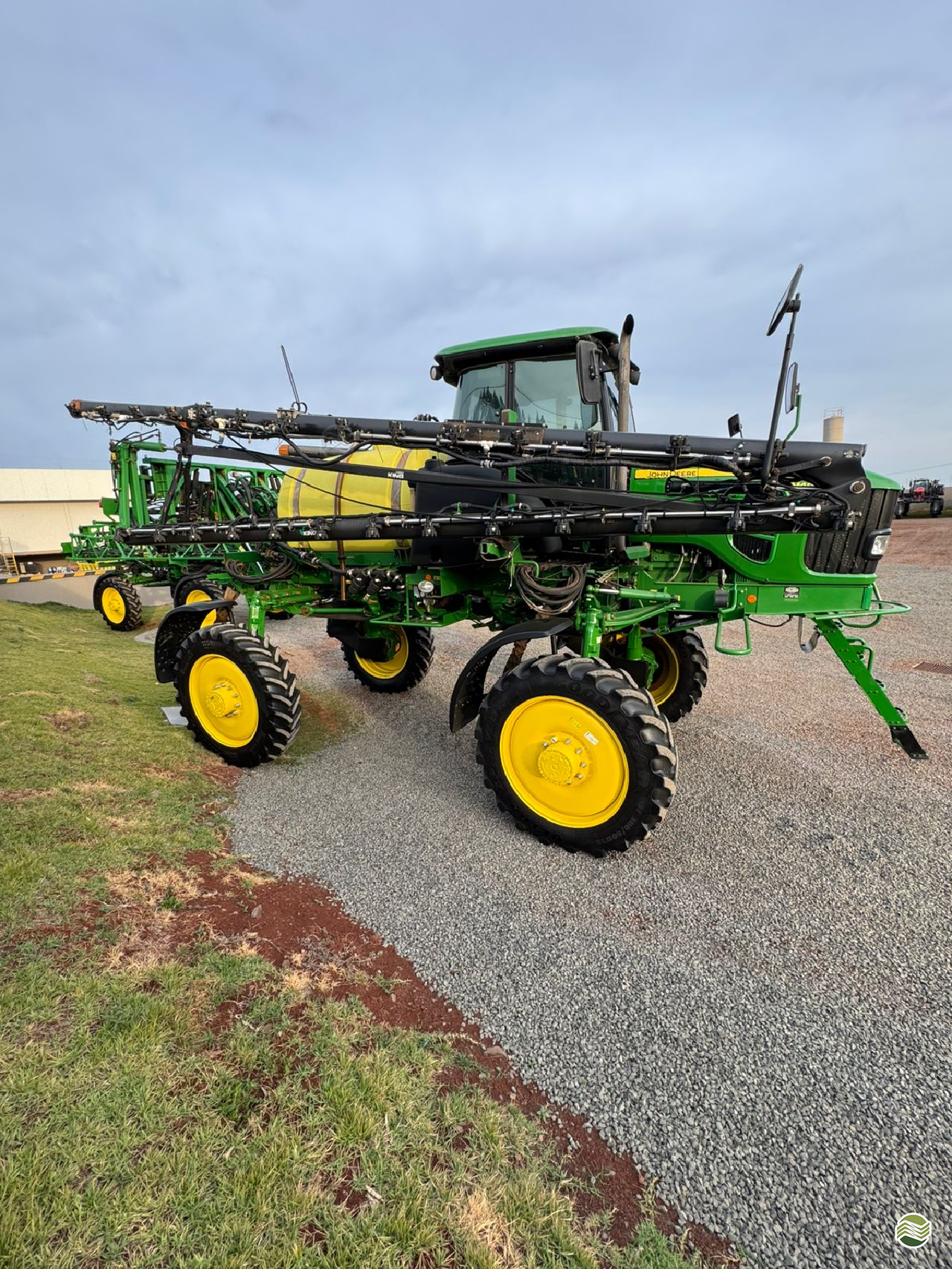 PULVERIZADOR JOHN DEERE JOHN DEERE M4025 Tração 4x4 Rural Vendas® TERRA ROXA PARANÁ PR