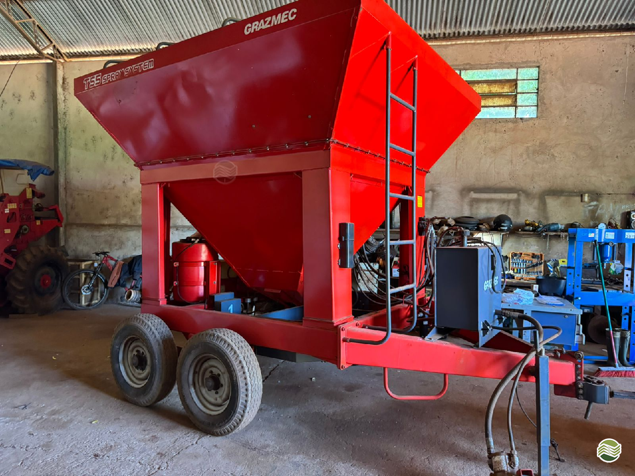 IMPLEMENTOS AGRICOLAS TRITURADOR DE SEMENTES TRITURADOR DE MILHO Rural Vendas® TERRA ROXA PARANÁ PR