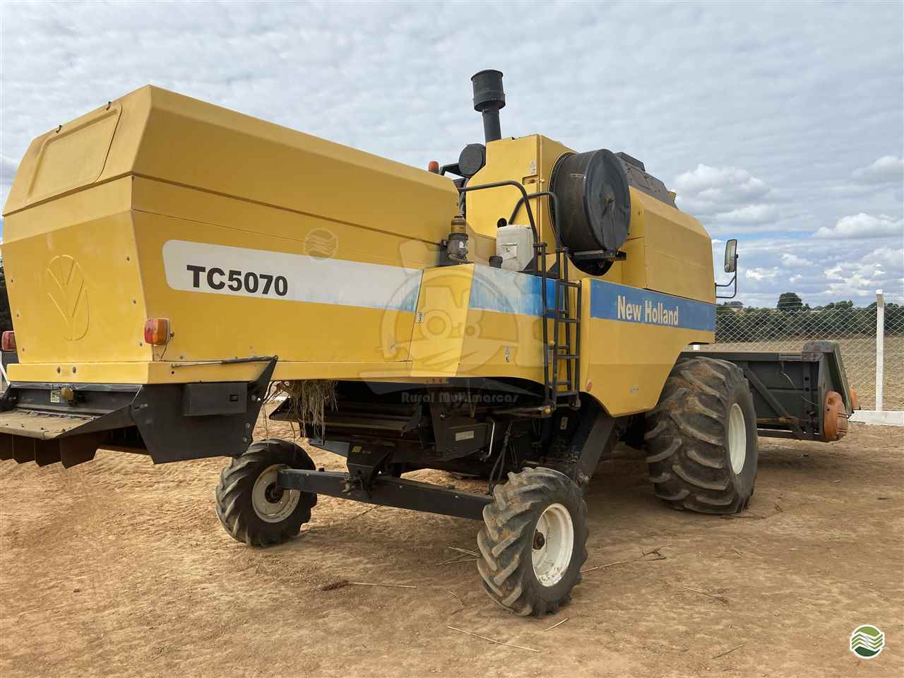 COLHEITADEIRA NEW HOLLAND TC 5070 Rural Multimarcas ARAGUARI MINAS GERAIS MG