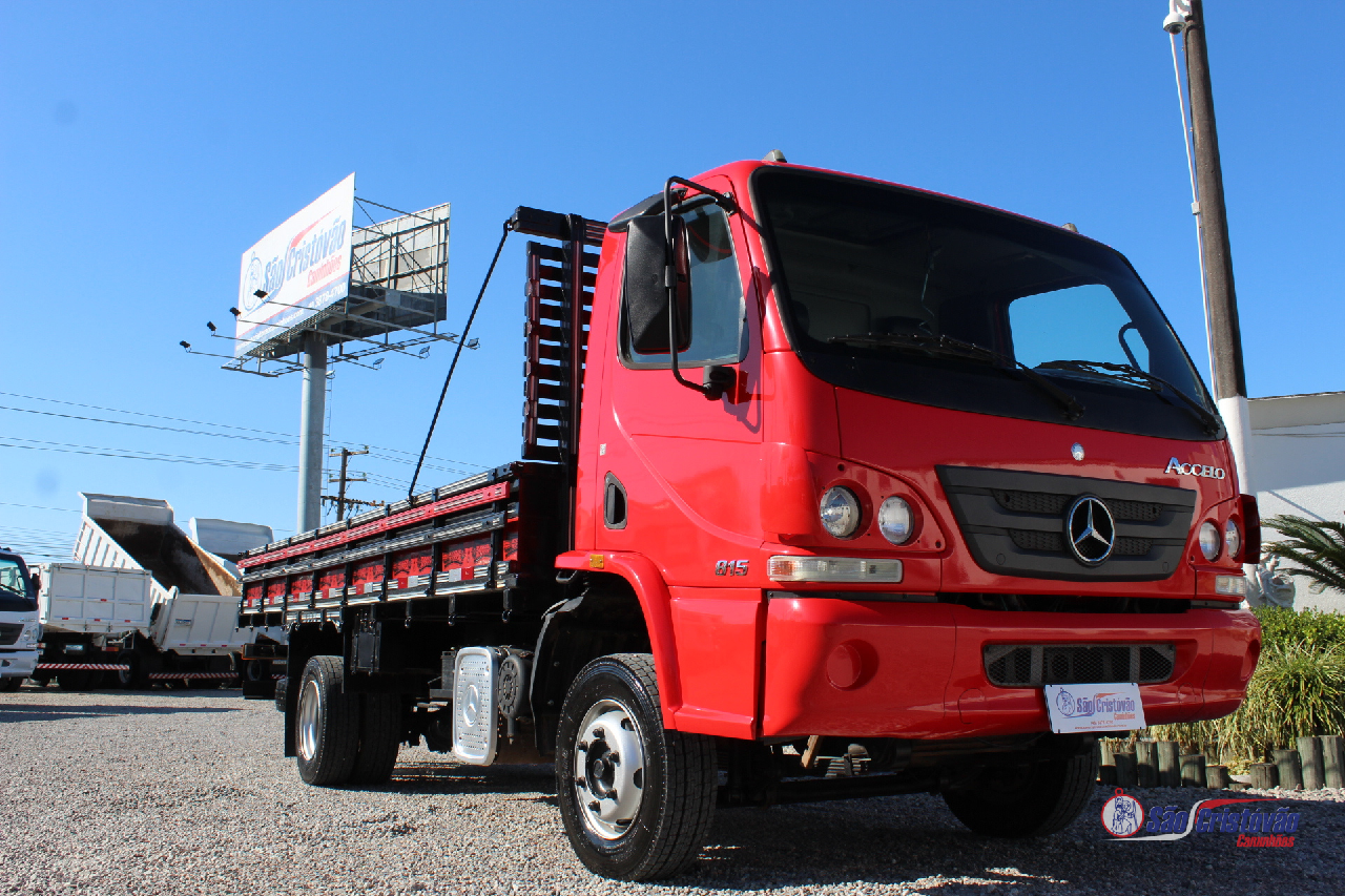 CAMINHAO MERCEDES-BENZ MB 815 Carga Seca 3/4 4x2 São Cristóvão Caminhões SAO JOSE SANTA CATARINA SC