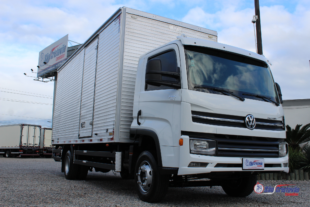 CAMINHAO VOLKSWAGEN VW 11180 Baú Furgão 3/4 4x2 São Cristóvão Caminhões SAO JOSE SANTA CATARINA SC