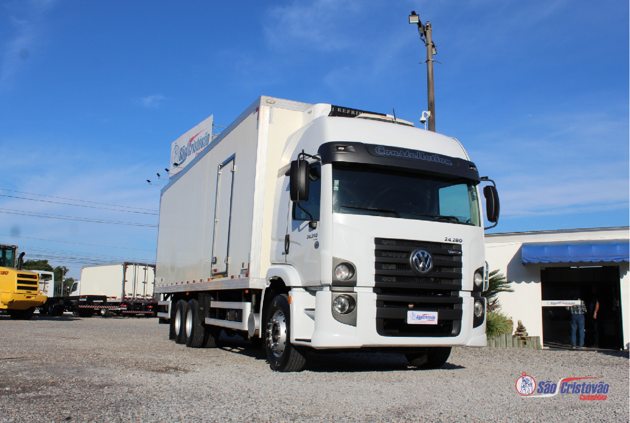 CAMINHAO VOLKSWAGEN VW 24280 Baú Frigorífico Truck 6x2 São Cristóvão Caminhões SAO JOSE SANTA CATARINA SC