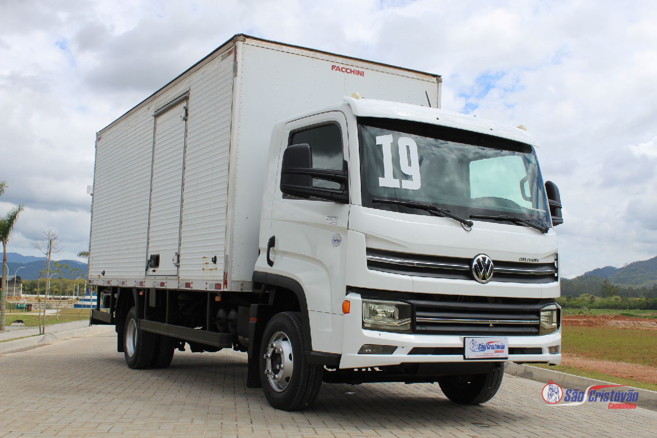 CAMINHAO VOLKSWAGEN VW 9170 Carga Seca 3/4 4x2 São Cristóvão Caminhões SAO JOSE SANTA CATARINA SC