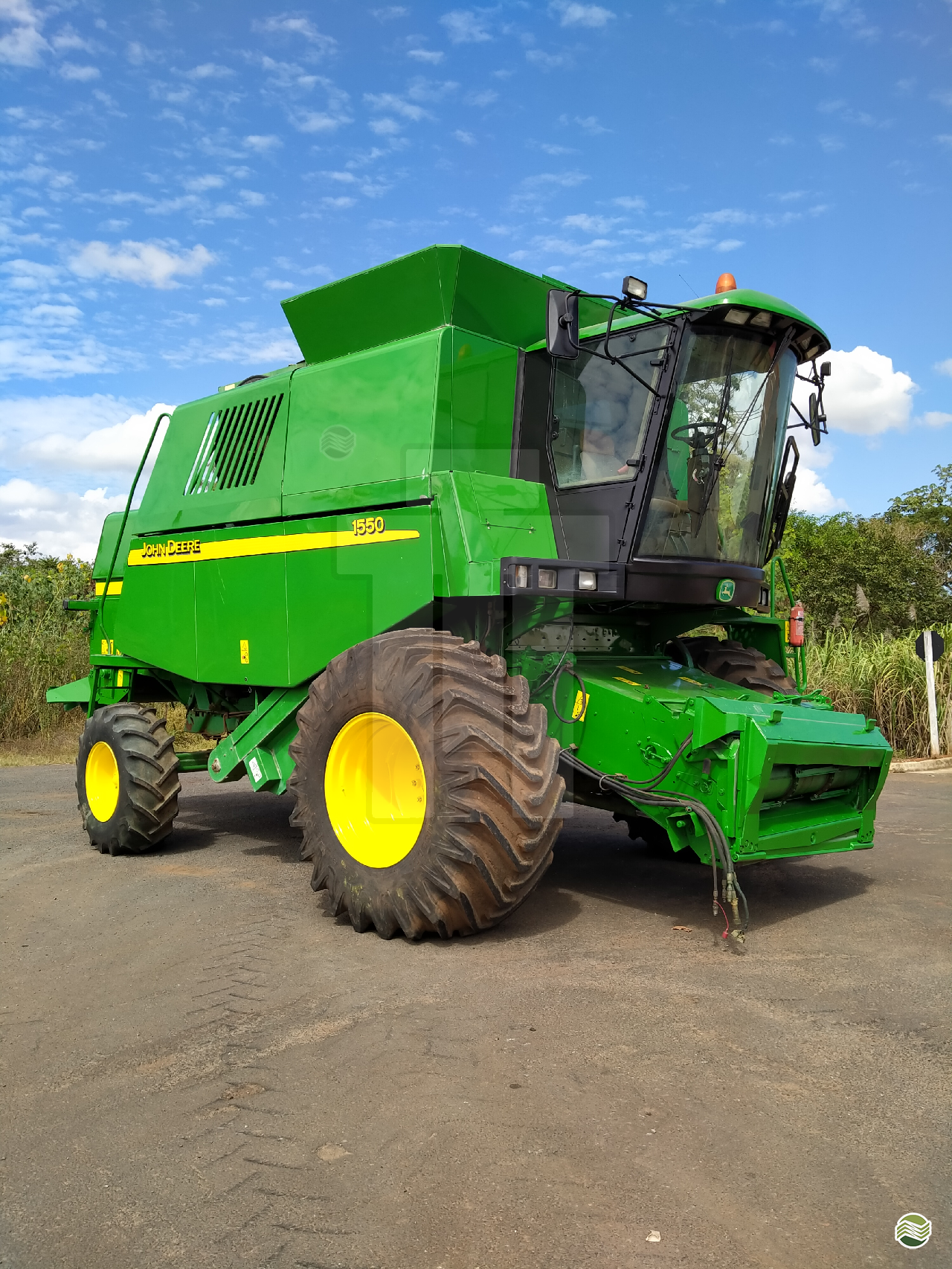 COLHEITADEIRA JOHN DEERE JOHN DEERE 1550 Tratortan TANGARA DA SERRA MATO GROSSO MT