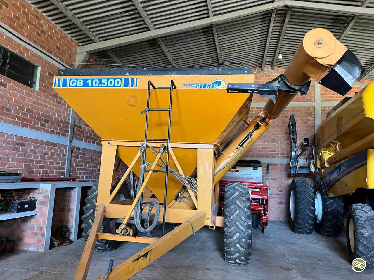 IMPLEMENTOS AGRICOLAS CARRETA BAZUKA GRANELEIRA 10500 Pedrinho Tratores CASTRO PARANÁ PR