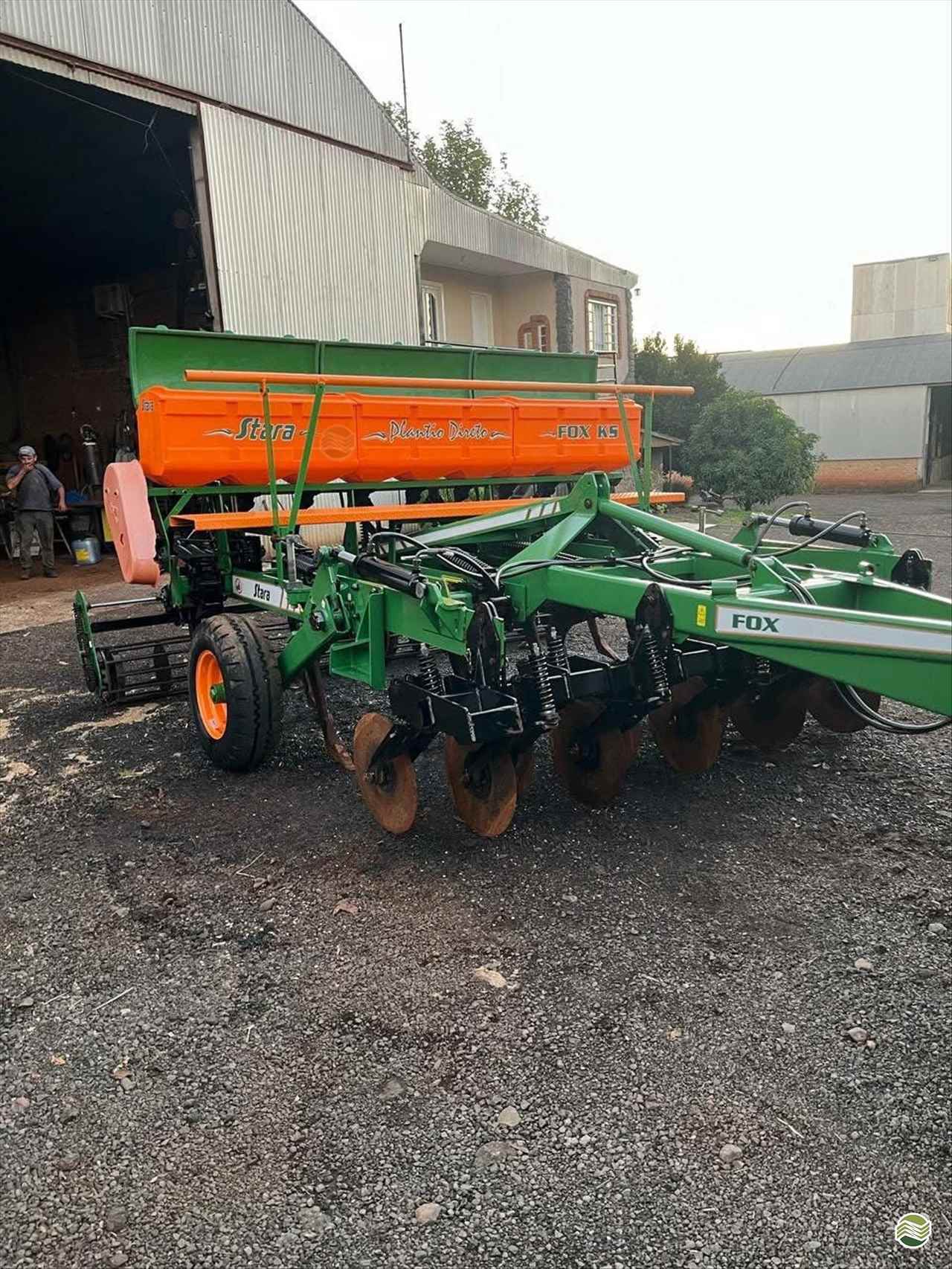 IMPLEMENTOS AGRICOLAS ESCARIFICADOR 13 HASTES DISCO CORTE Pedrinho Tratores CASTRO PARANÁ PR