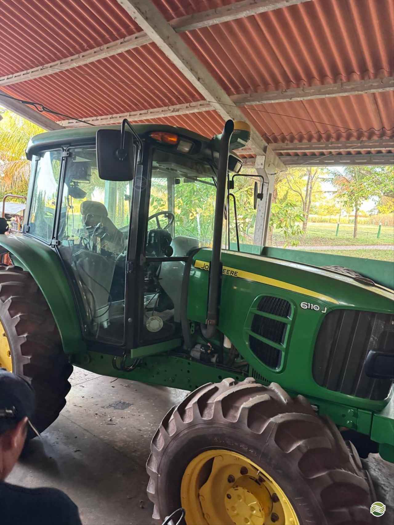 TRATOR JOHN DEERE JOHN DEERE 6100J Tração 4x4 Pedrinho Tratores CASTRO PARANÁ PR