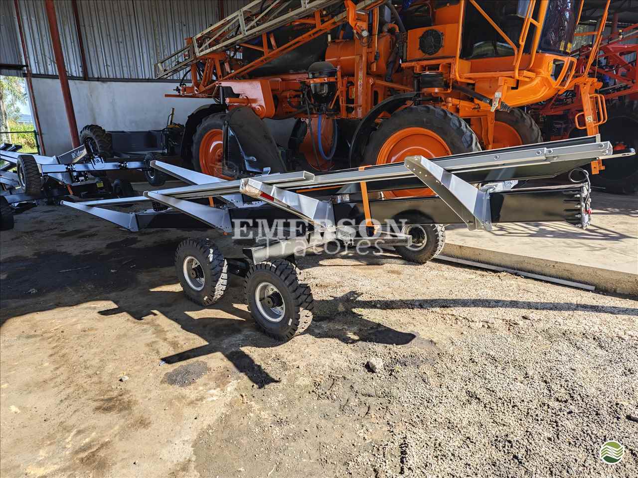 IMPLEMENTOS AGRICOLAS CARRETA AGRÍCOLA PLATAFORMA COLHEITADEIRA Emerson Tratores PONTA GROSSA PARANÁ PR