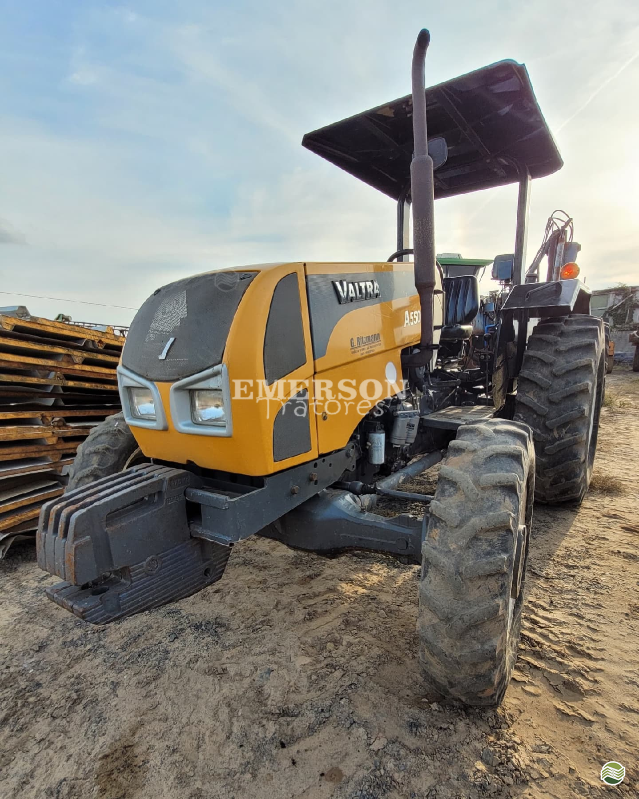 TRATOR VALTRA VALTRA A550 Tração 4x4 Emerson Tratores PONTA GROSSA PARANÁ PR