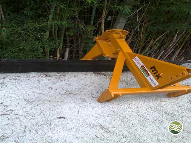IMPLEMENTOS AGRICOLAS PLAINA NIVELADORA PLAINA HIDRÁULICA TRASEIRA Campo Largo Tratores CAMPO LARGO PARANÁ PR