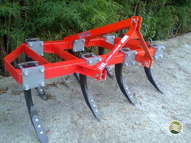 IMPLEMENTOS AGRICOLAS SUBSOLADOR 7 HASTES Campo Largo Tratores CAMPO LARGO PARANÁ PR