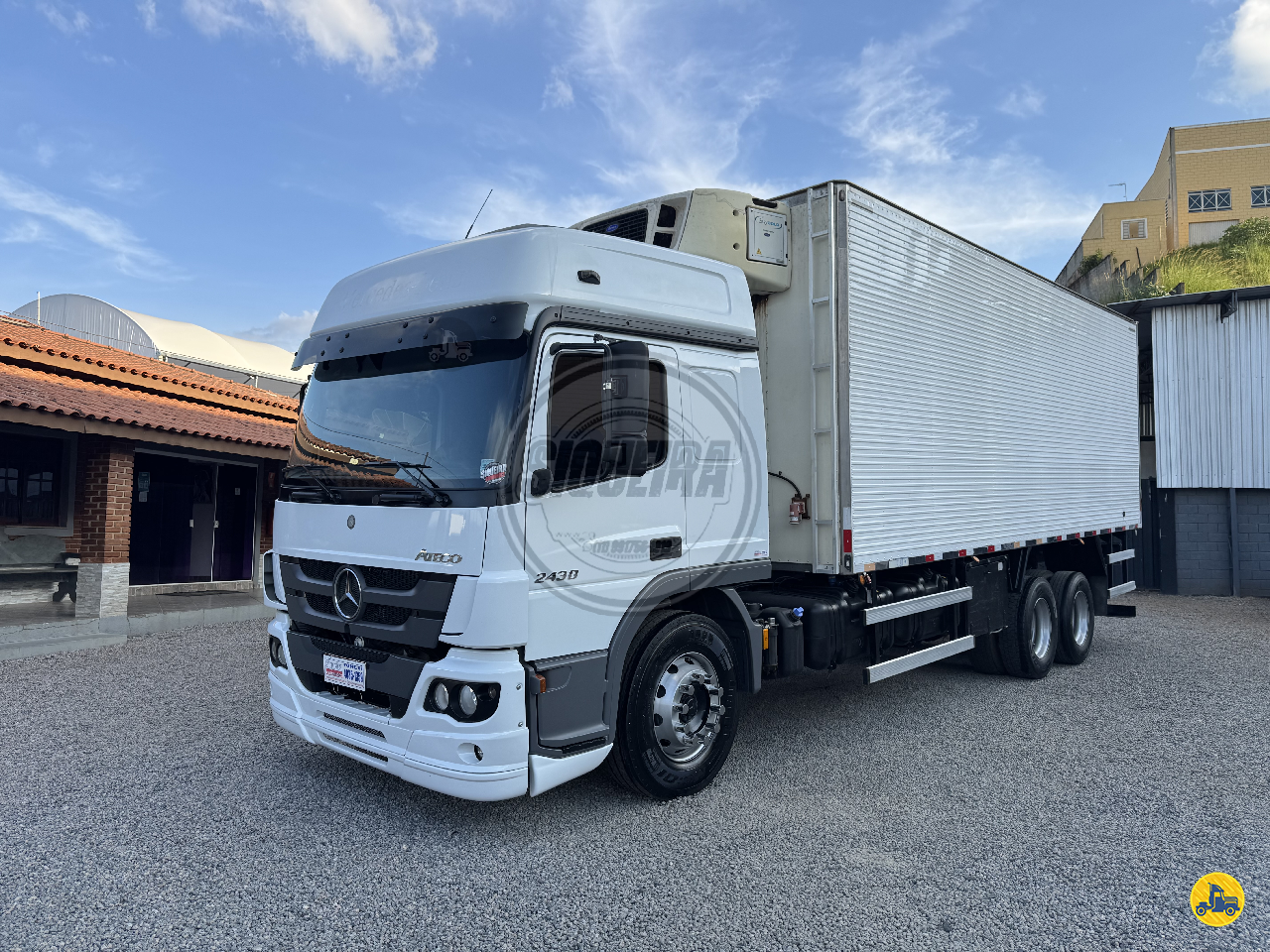 CAMINHAO MERCEDES-BENZ MB 2430 Baú Frigorífico Truck 6x2 Siqueira Caminhões BRAGANCA PAULISTA SÃO PAULO SP