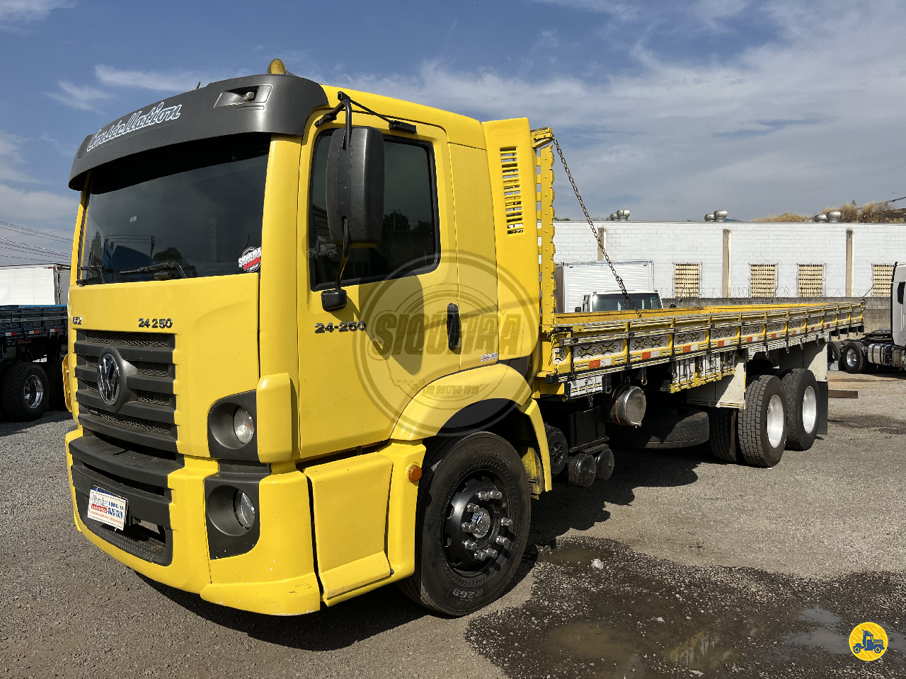 CAMINHAO VOLKSWAGEN VW 24250 Grade Baixa Truck 6x2 Siqueira Caminhões BRAGANCA PAULISTA SÃO PAULO SP
