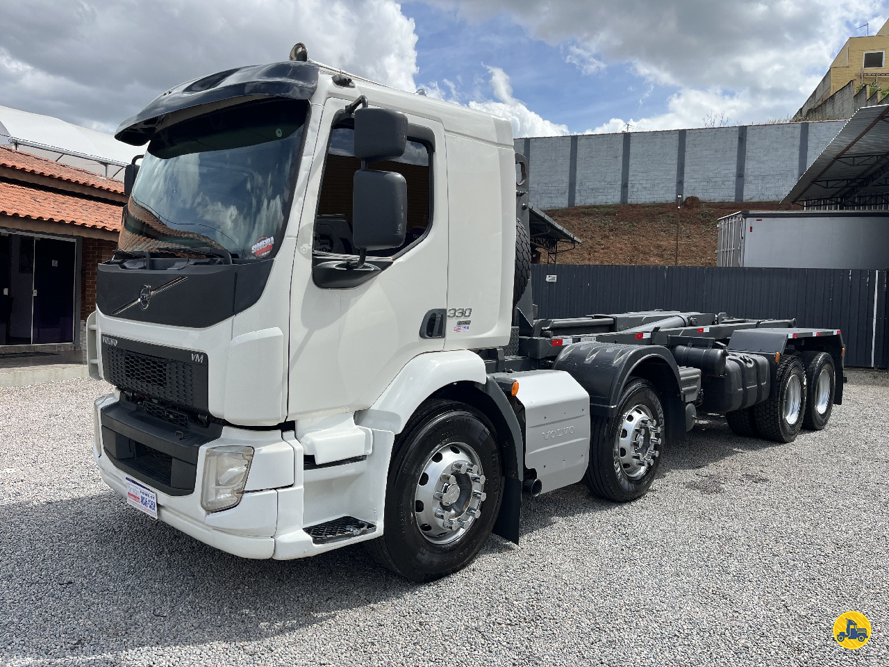 CAMINHAO VOLVO VOLVO VM 330