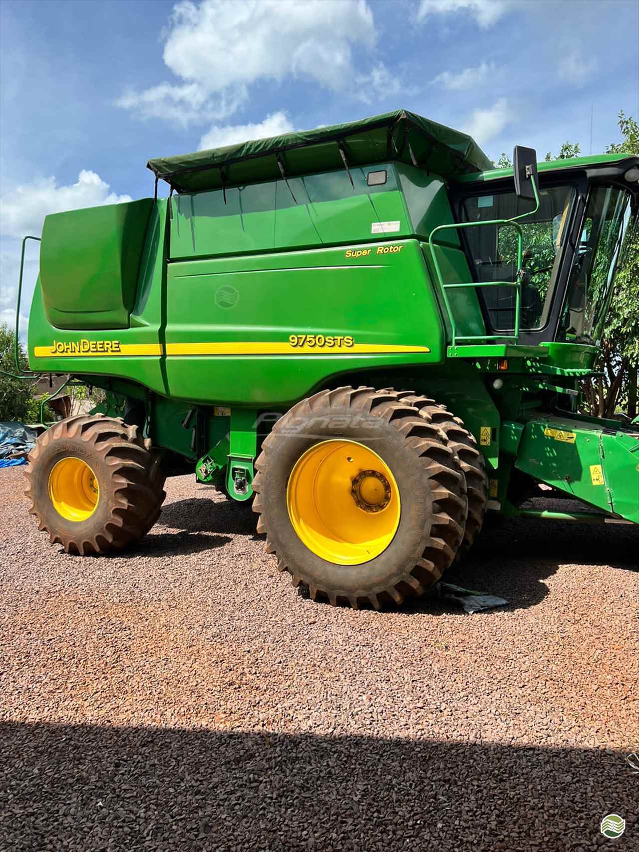 COLHEITADEIRA JOHN DEERE JOHN DEERE 9750 STS Pignata Máquinas e Transportes ASSIS CHATEAUBRIAND PARANÁ PR