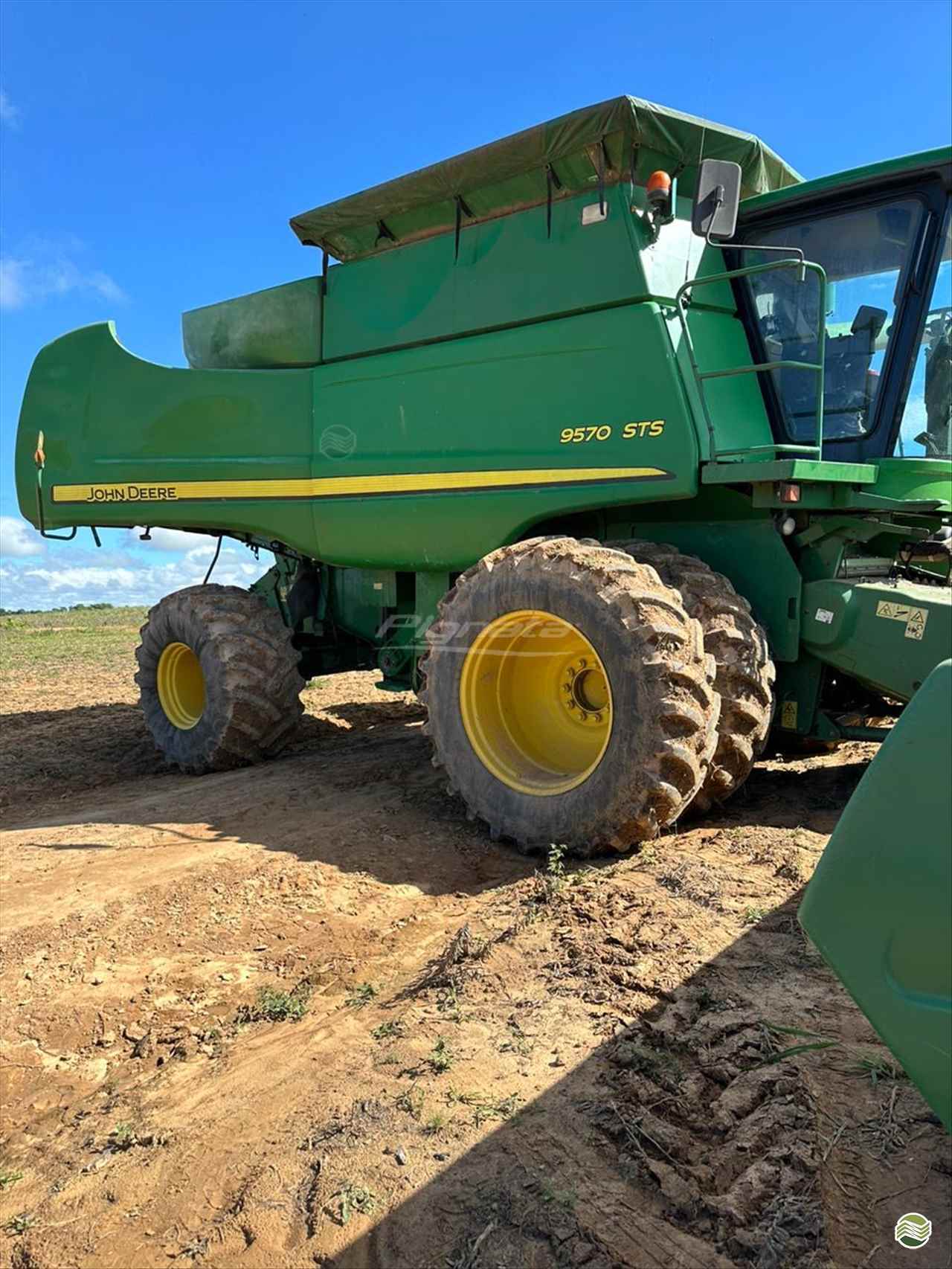COLHEITADEIRA JOHN DEERE JOHN DEERE 9570 STS Pignata Máquinas e Transportes ASSIS CHATEAUBRIAND PARANÁ PR