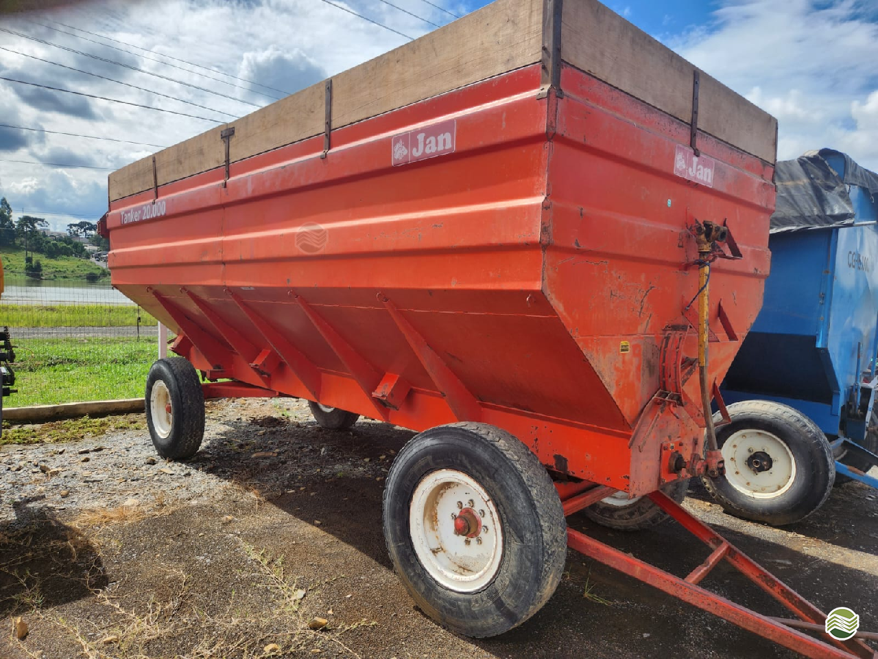 IMPLEMENTOS AGRICOLAS CARRETA BAZUKA GRANELEIRA 20000 Sabiá Máquinas Agrícolas IRATI PARANÁ PR