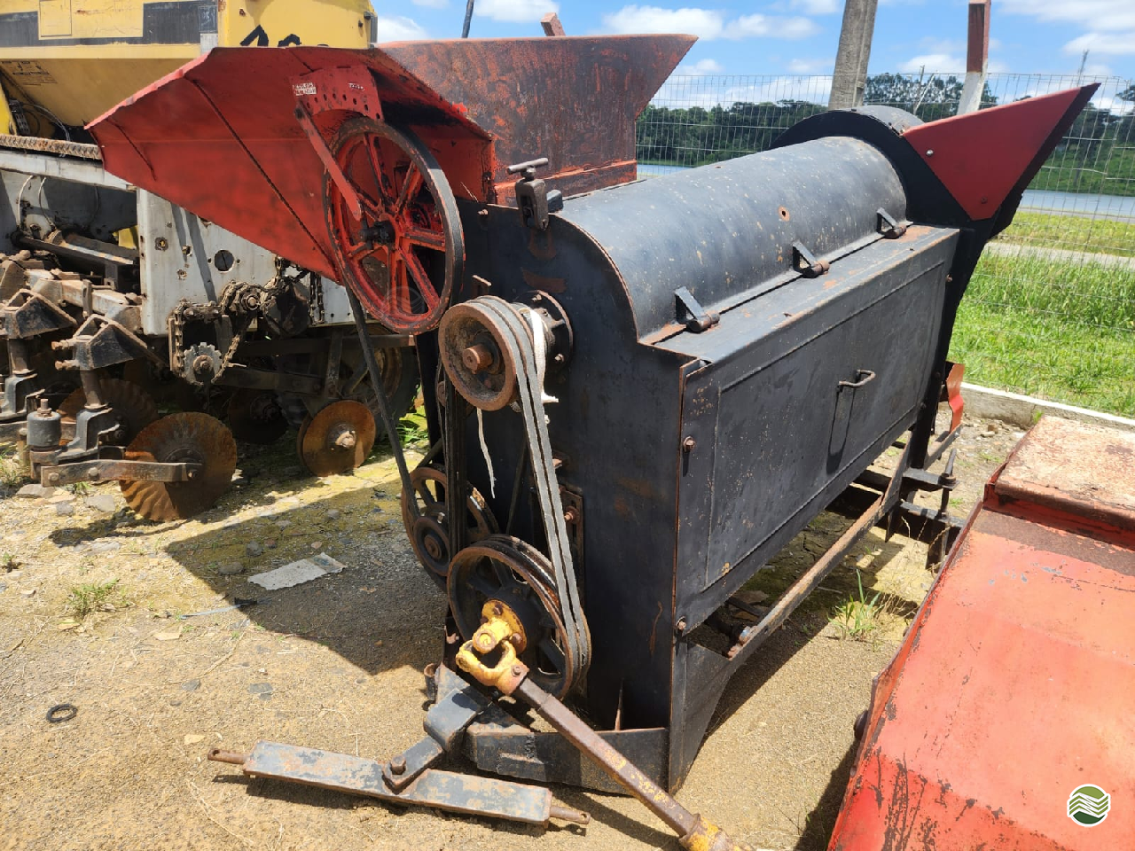 IMPLEMENTOS AGRICOLAS BENEFICIADORA DE GRÃOS CLASSIFICADOR DE SEMENTES Sabiá Máquinas Agrícolas IRATI PARANÁ PR