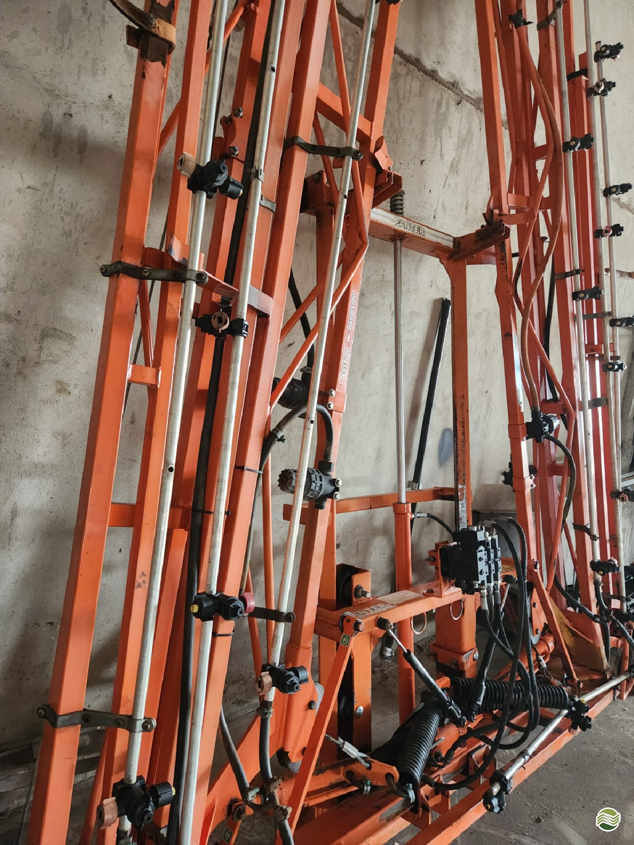 IMPLEMENTOS AGRICOLAS PULVERIZADOR KIT DE BARRAS HIDRÁULICAS Sabiá Máquinas Agrícolas IRATI PARANÁ PR