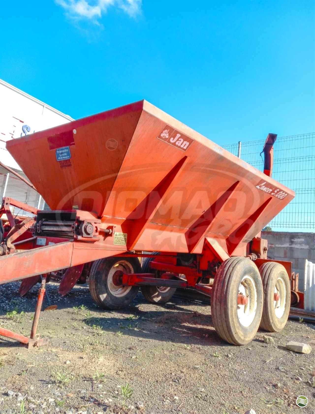 IMPLEMENTOS AGRICOLAS DISTRIBUIDOR CALCÁRIO 5000 Kg Diomaq Agro MAFRA SANTA CATARINA SC