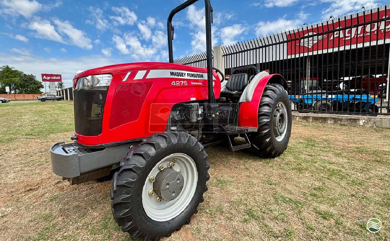TRATOR MASSEY FERGUSON MF 4275 Tração 4x4 AGROBILL Tratores & Implementos Agrícolas SALTINHO SÃO PAULO SP