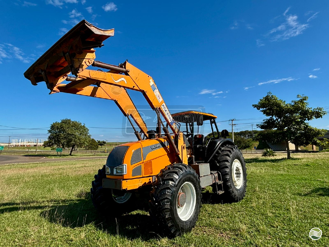 TRATOR VALTRA VALTRA BH 180 Tração 4x4 AGROBILL Tratores & Implementos Agrícolas SALTINHO SÃO PAULO SP