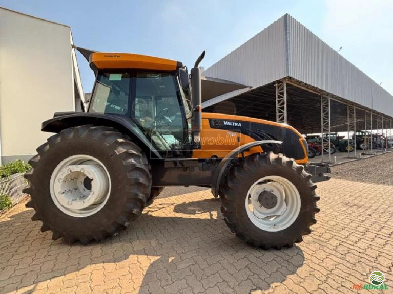 TRATOR VALTRA VALTRA BM 135 Tração 4x4 AGROBILL Tratores & Implementos Agrícolas SALTINHO SÃO PAULO SP