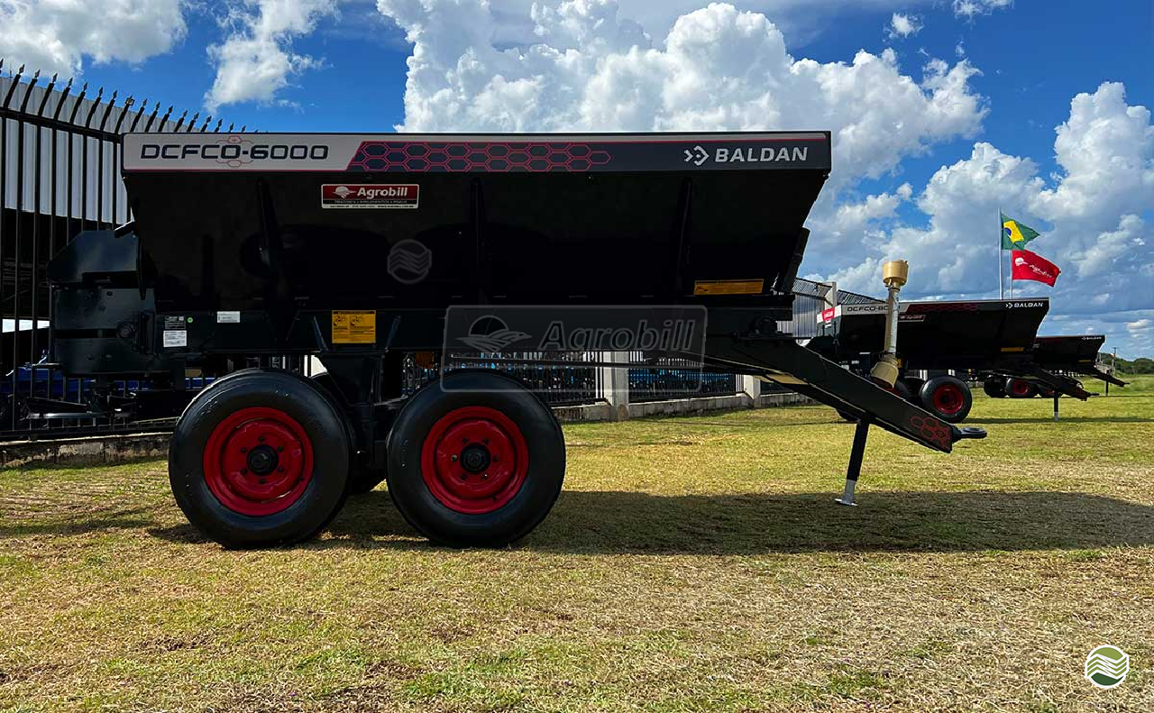 IMPLEMENTOS AGRICOLAS DISTRIBUIDOR CALCÁRIO 6000 Kg AGROBILL Tratores & Implementos Agrícolas SALTINHO SÃO PAULO SP