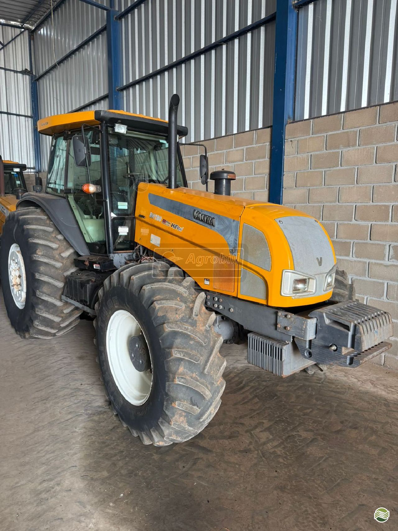 TRATOR VALTRA VALTRA BH 180 Tração 4x4 AGROBILL Tratores & Implementos Agrícolas SALTINHO SÃO PAULO SP
