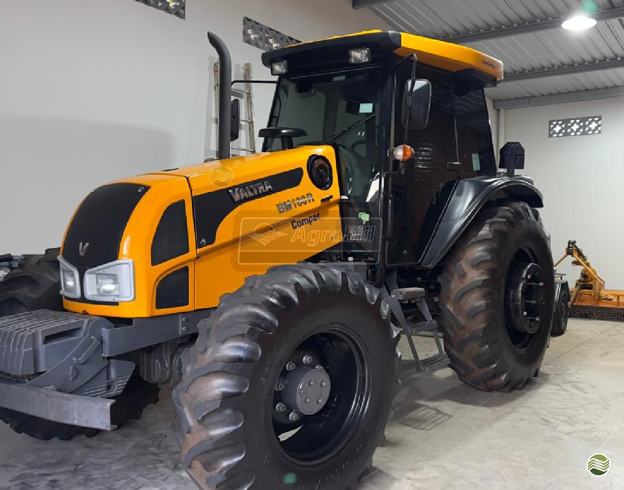 TRATOR VALTRA VALTRA BM 100 Tração 4x4 AGROBILL Tratores & Implementos Agrícolas SALTINHO SÃO PAULO SP