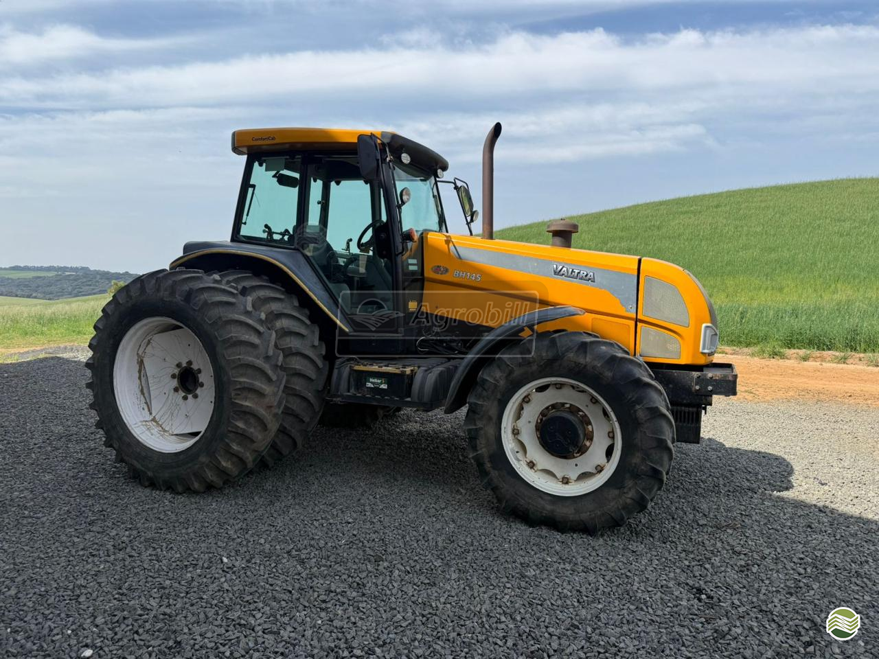 TRATOR VALTRA VALTRA BH 145 Tração 4x4 AGROBILL Tratores & Implementos Agrícolas SALTINHO SÃO PAULO SP