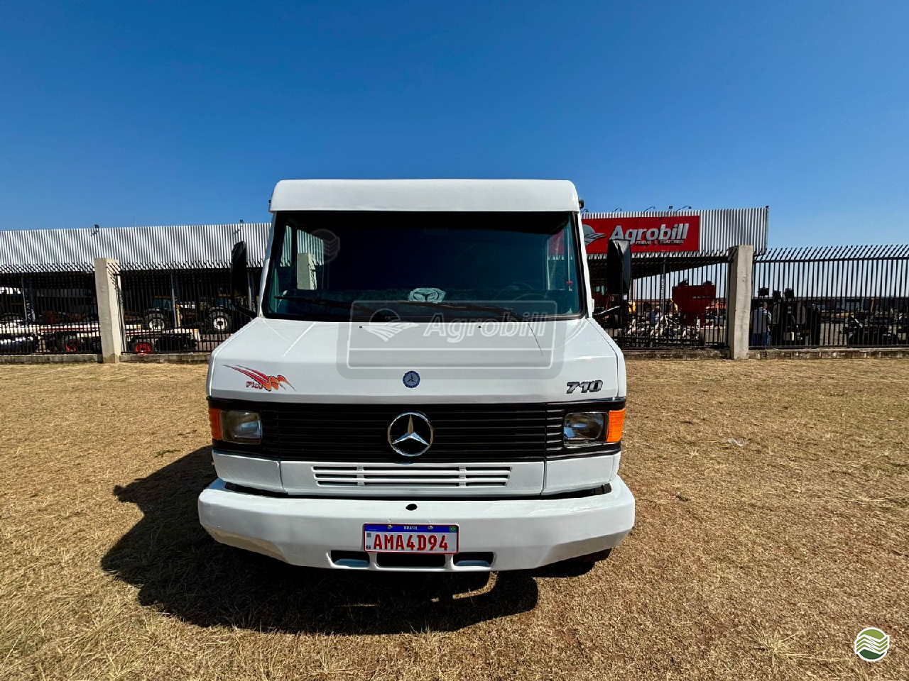 CAMINHAO MERCEDES-BENZ MB 710 Chassis 3/4 4x2 AGROBILL Tratores & Implementos Agrícolas SALTINHO SÃO PAULO SP