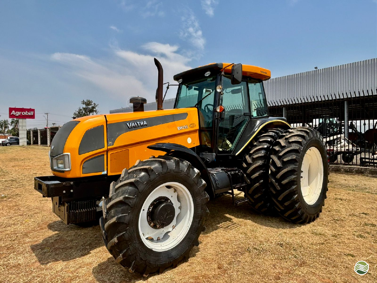 TRATOR VALTRA VALTRA BH 145 Tração 4x4 AGROBILL Tratores & Implementos Agrícolas SALTINHO SÃO PAULO SP