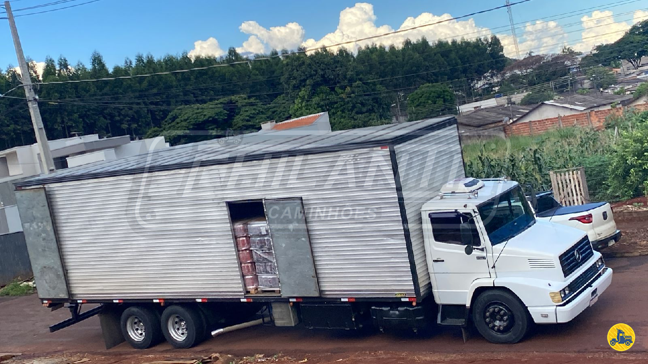 CAMINHAO MERCEDES-BENZ MB 1621 Baú Furgão 3/4 6x2 Chilanti Caminhões QUATRO BARRAS PARANÁ PR