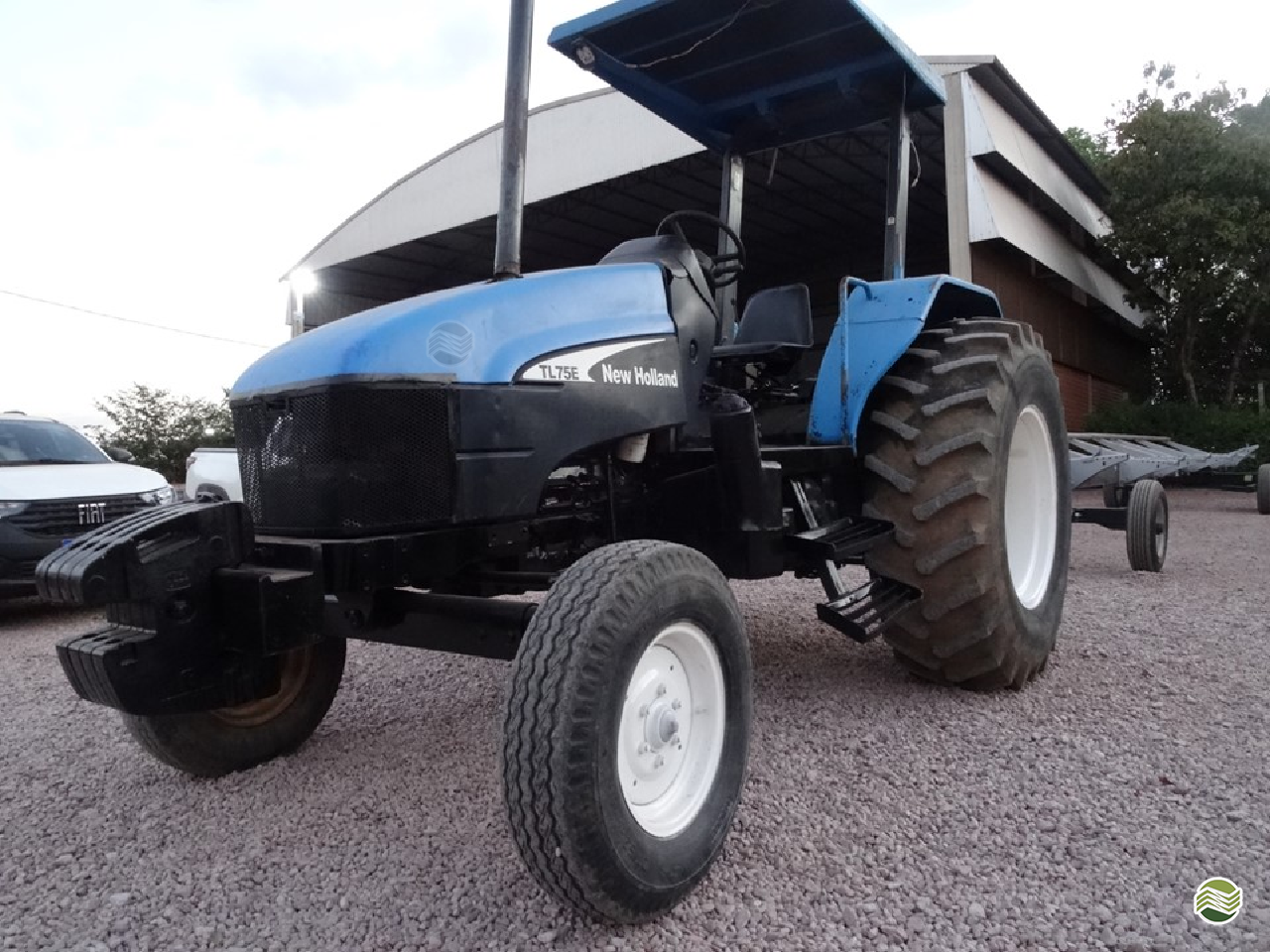 TRATOR NEW HOLLAND NEW TL 75 Tração 4x2 Centro Oeste Máquinas RONDONOPOLIS MATO GROSSO MT