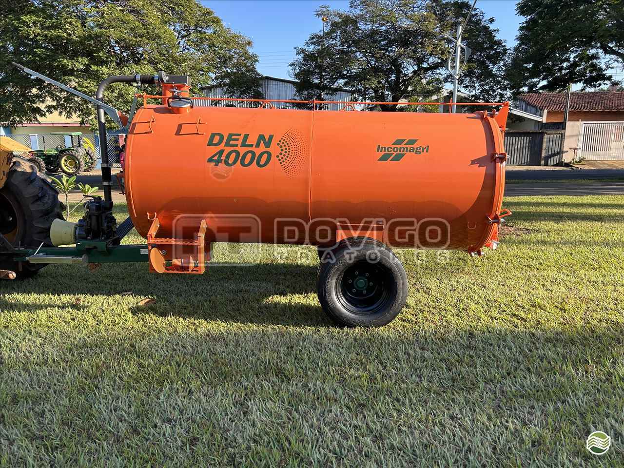 IMPLEMENTOS AGRICOLAS DISTRIBUIDOR ADUBO ORGÂNICO LÍQUIDO Dovigo Tratores ARTUR NOGUEIRA SÃO PAULO SP