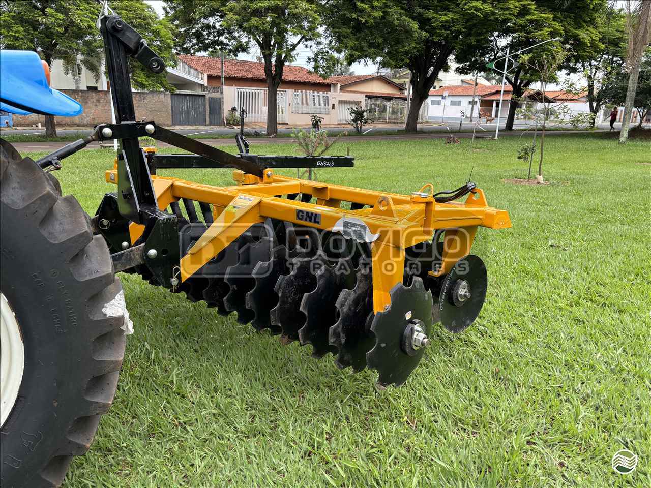 IMPLEMENTOS AGRICOLAS GRADE NIVELADORA NIVELADORA 28 DISCOS Dovigo Tratores ARTUR NOGUEIRA SÃO PAULO SP