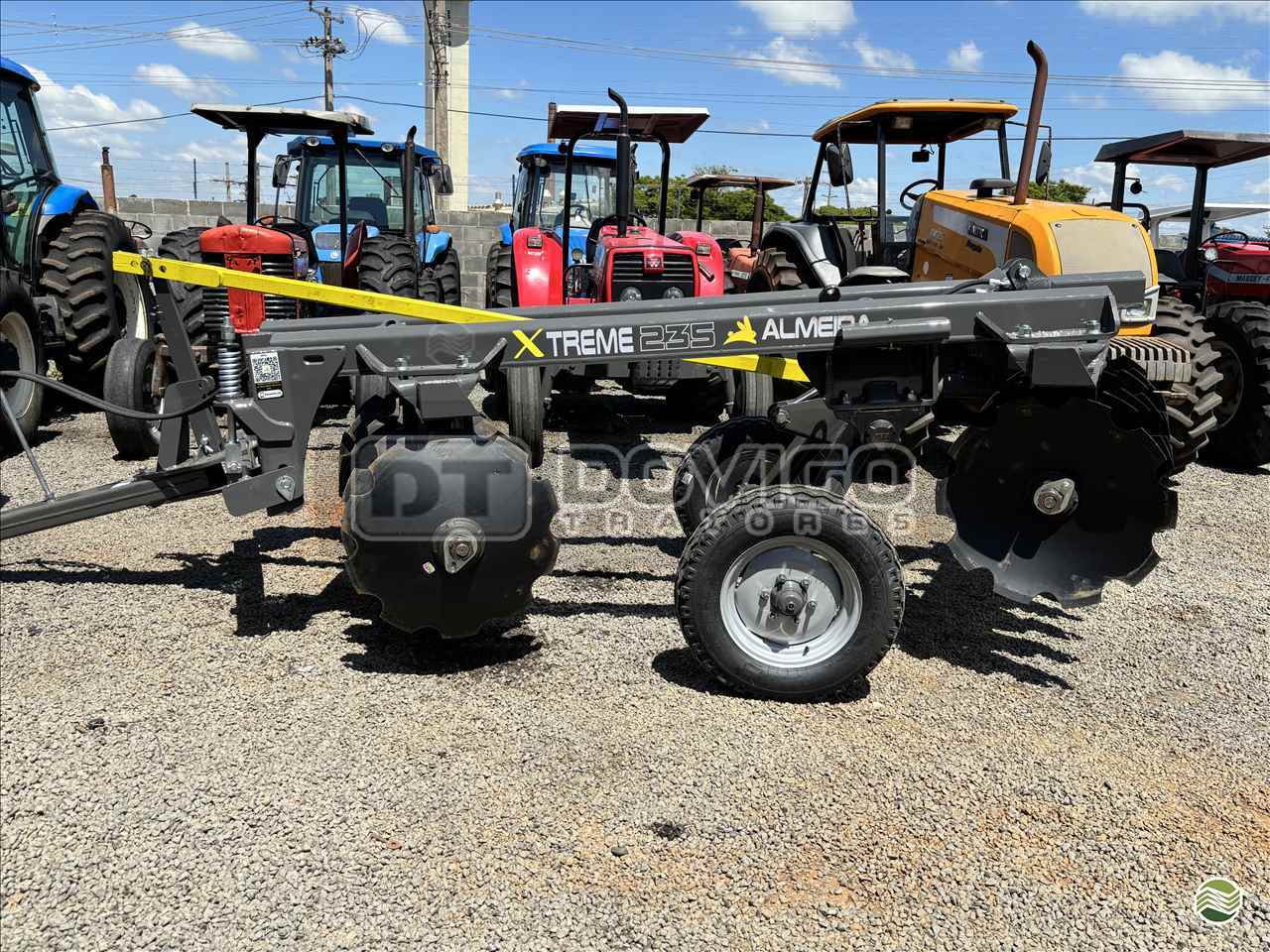 IMPLEMENTOS AGRICOLAS GRADE ARADORA ARADORA 14 DISCOS Dovigo Tratores ARTUR NOGUEIRA SÃO PAULO SP