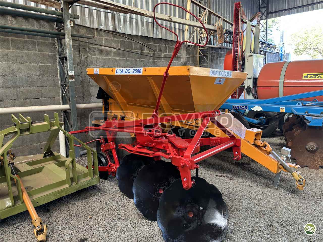 IMPLEMENTOS AGRICOLAS ARADO 3 DISCOS REVERSÍVEL Dovigo Tratores ARTUR NOGUEIRA SÃO PAULO SP
