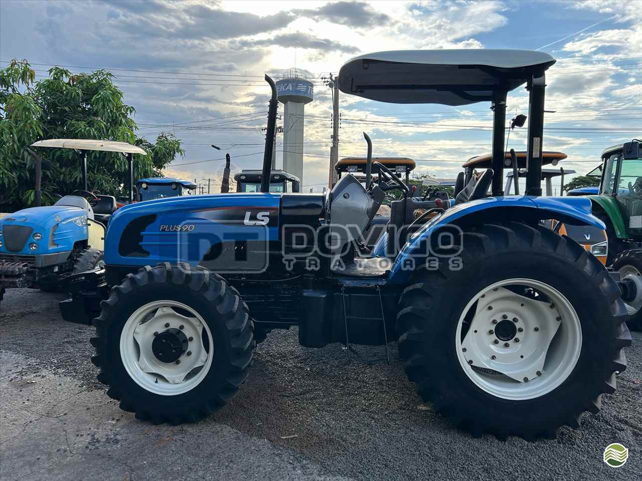 TRATOR LS TRACTOR LS PLUS 90 Tração 4x4 Dovigo Tratores ARTUR NOGUEIRA SÃO PAULO SP