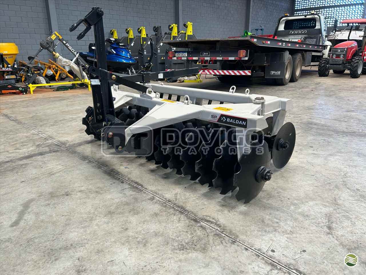 IMPLEMENTOS AGRICOLAS GRADE NIVELADORA NIVELADORA 28 DISCOS Dovigo Tratores ARTUR NOGUEIRA SÃO PAULO SP