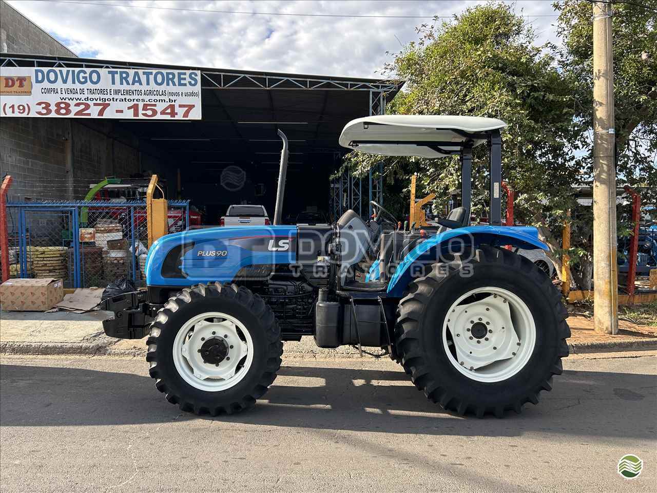LS PLUS 90 de Dovigo Tratores