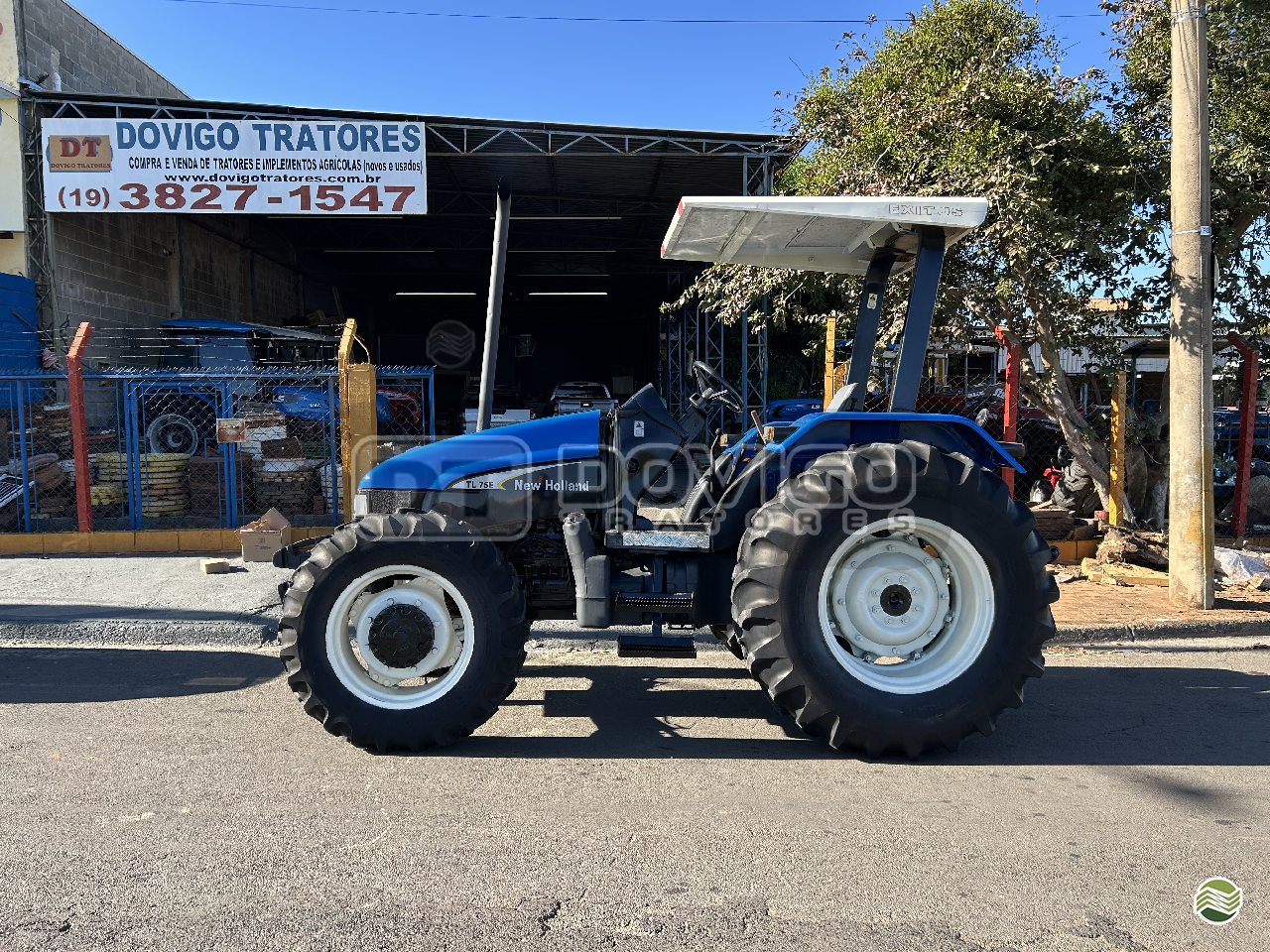 TRATOR NEW HOLLAND NEW TL 75E/4 Tração 4x4 Dovigo Tratores ARTUR NOGUEIRA SÃO PAULO SP