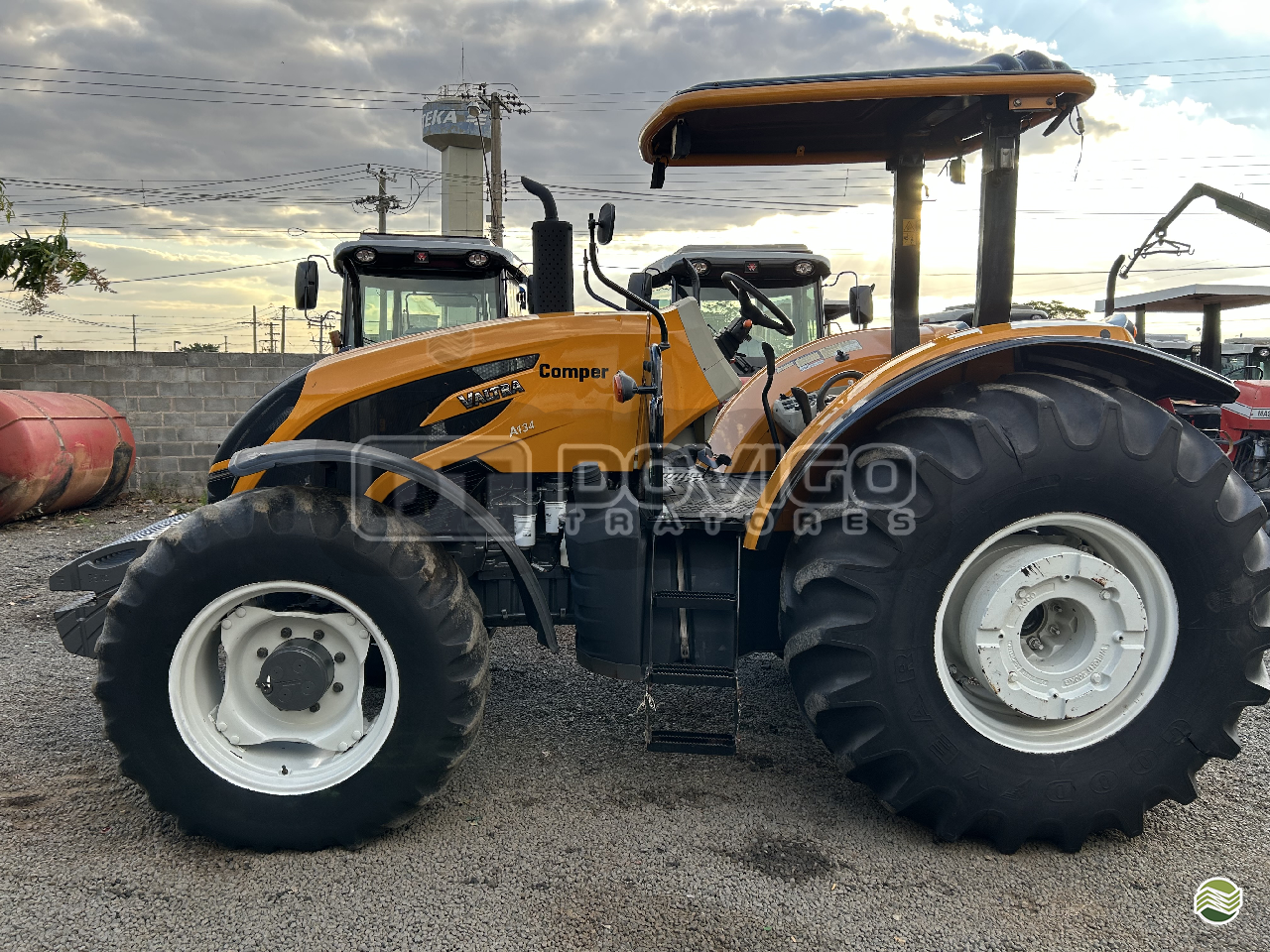 TRATOR VALTRA VALTRA A134 Tração 4x4 Dovigo Tratores ARTUR NOGUEIRA SÃO PAULO SP