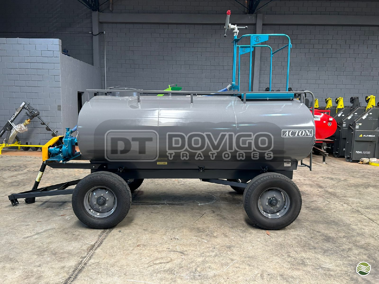 IMPLEMENTOS AGRICOLAS CARRETA TANQUE TANQUE 4200 LITROS Dovigo Tratores ARTUR NOGUEIRA SÃO PAULO SP