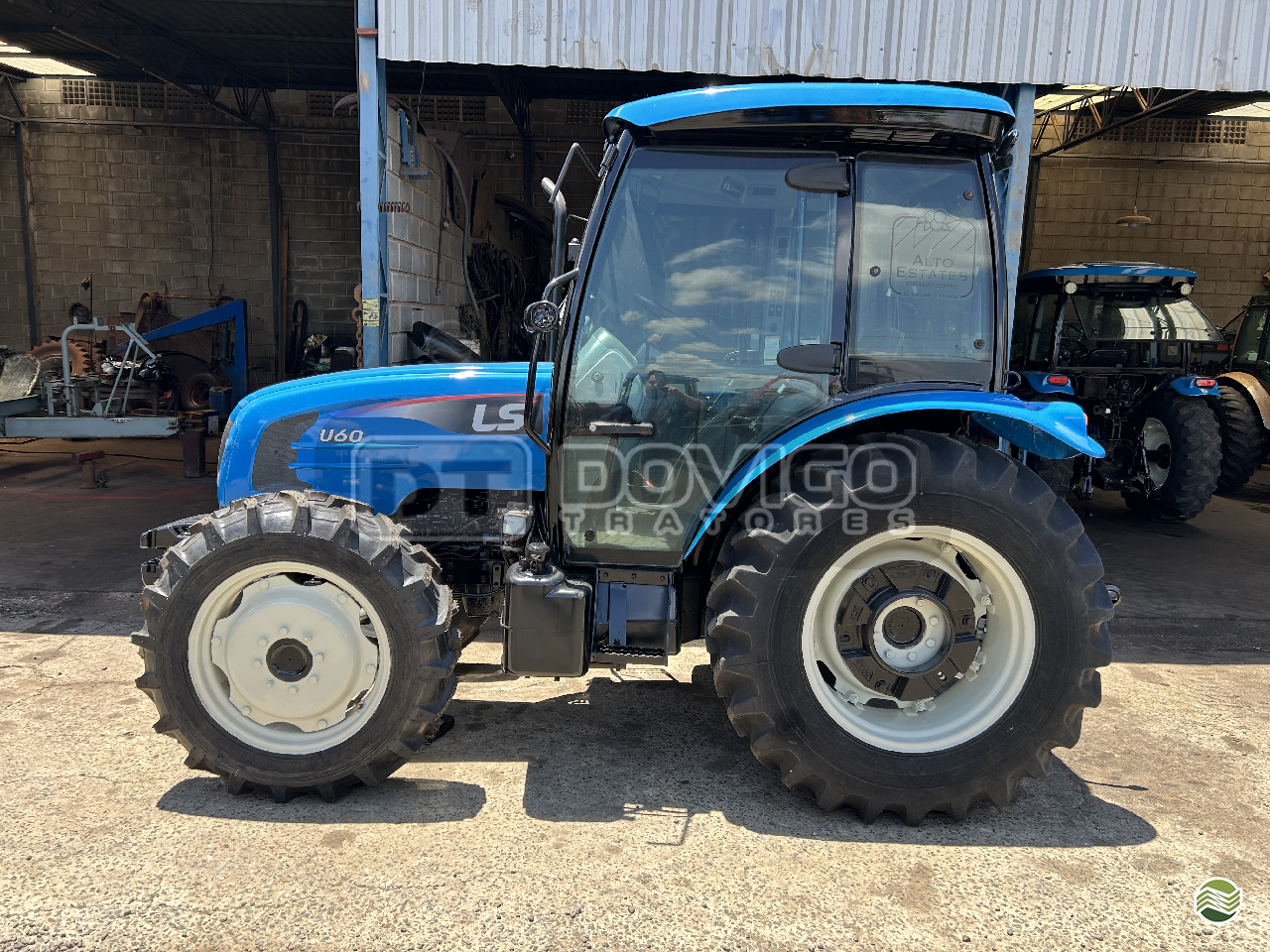 TRATOR LS TRACTOR LS U60 Tração 4x4 Dovigo Tratores ARTUR NOGUEIRA SÃO PAULO SP