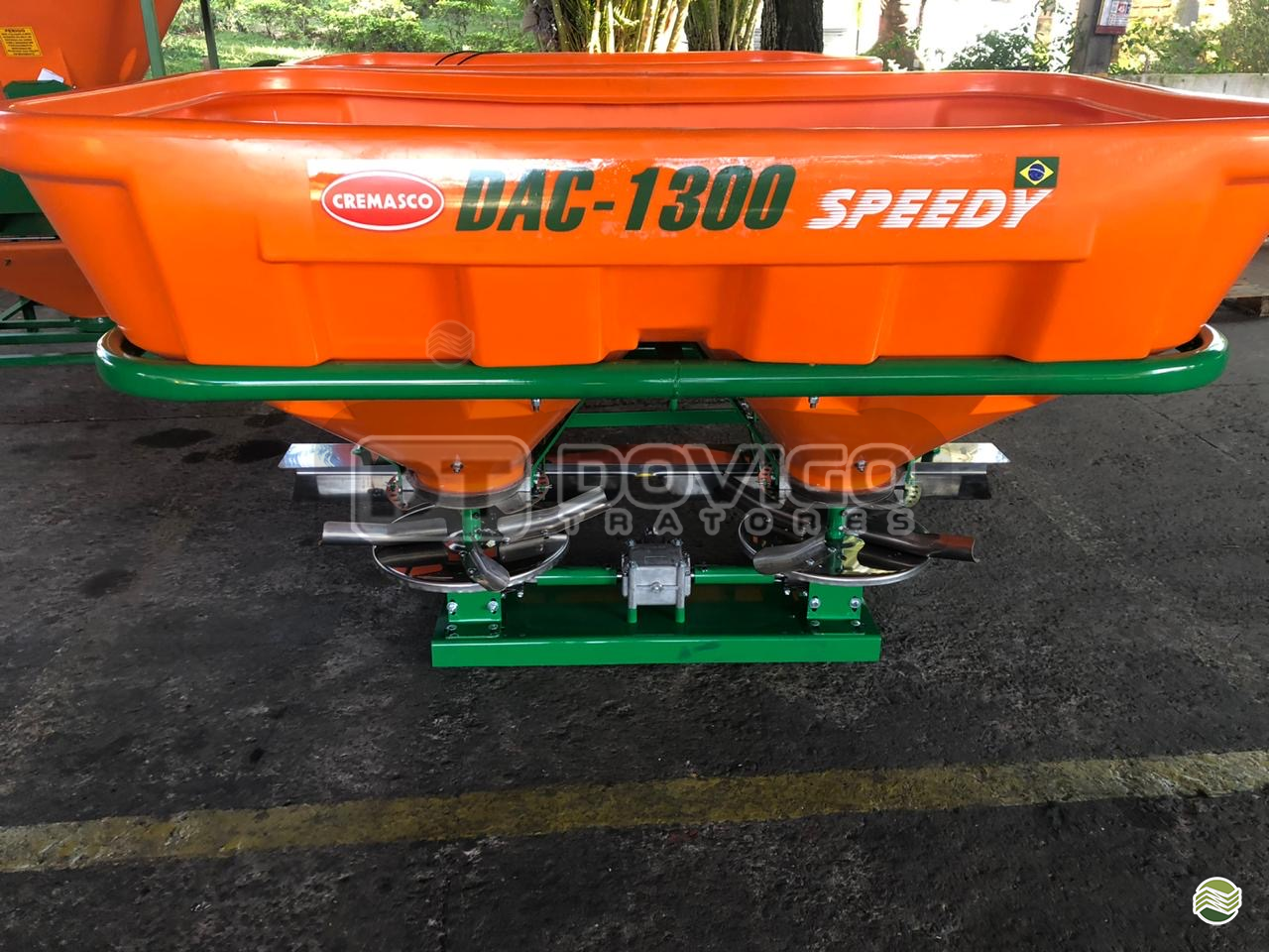 IMPLEMENTOS AGRICOLAS DISTRIBUIDOR ADUBADORA E SEMEADORA PENDULAR Dovigo Tratores ARTUR NOGUEIRA SÃO PAULO SP